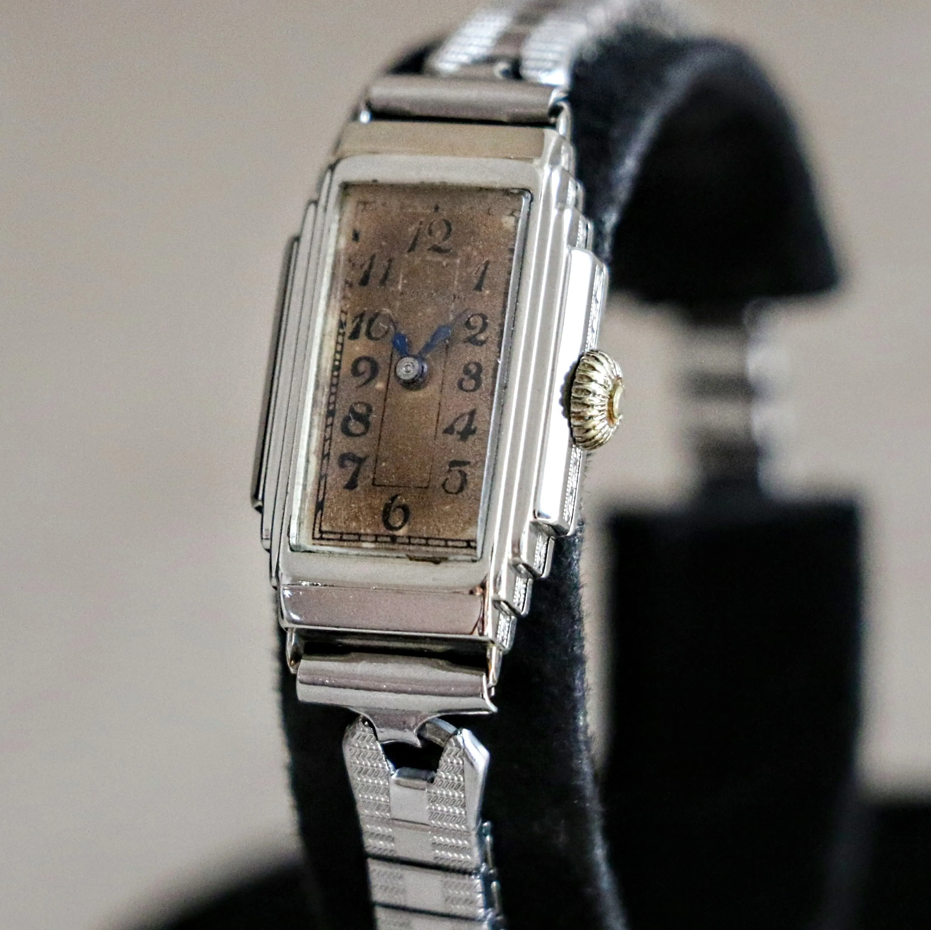 1933 HAMILTON Art Deco Ladies Wristwatch 17 Jewels Grade 989 Vintage Watch