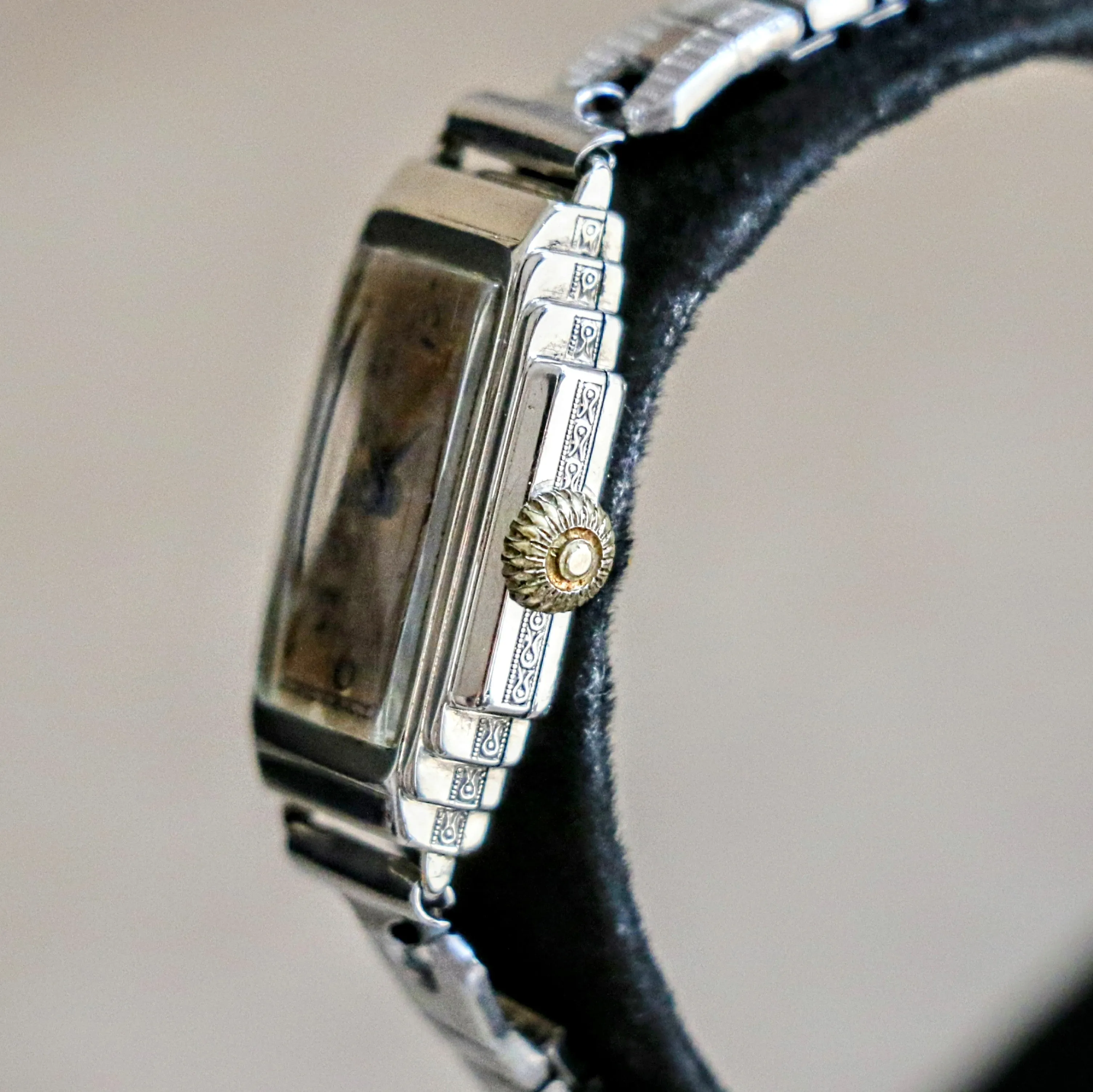 1933 HAMILTON Art Deco Ladies Wristwatch 17 Jewels Grade 989 Vintage Watch