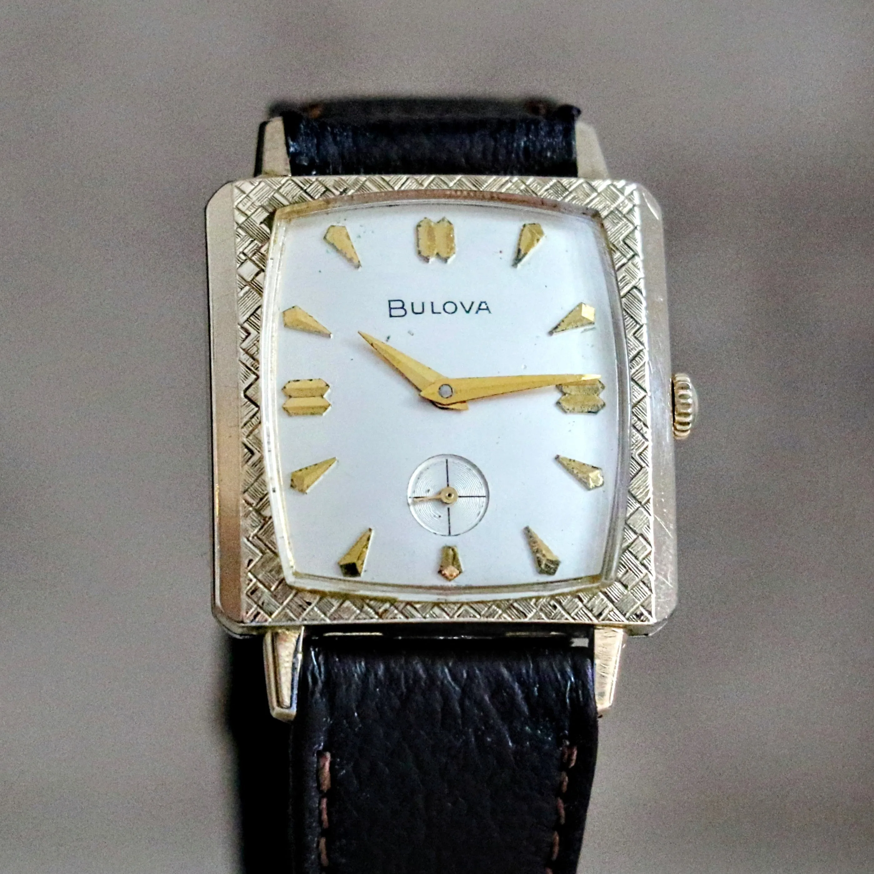 1963 BULOVA Senator “G” Watch Stunning Case Design 17 Jewels Wristwatch