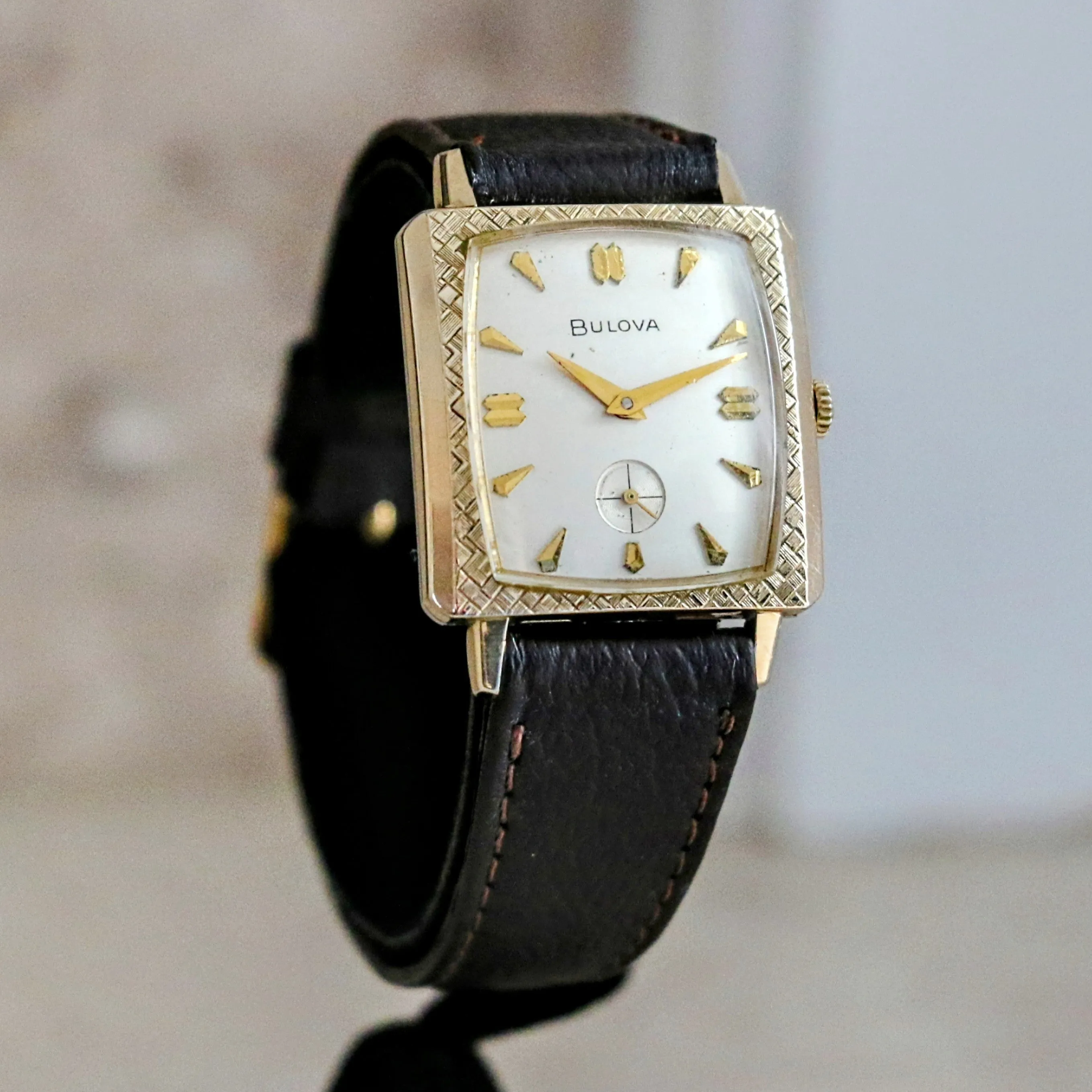 1963 BULOVA Senator “G” Watch Stunning Case Design 17 Jewels Wristwatch
