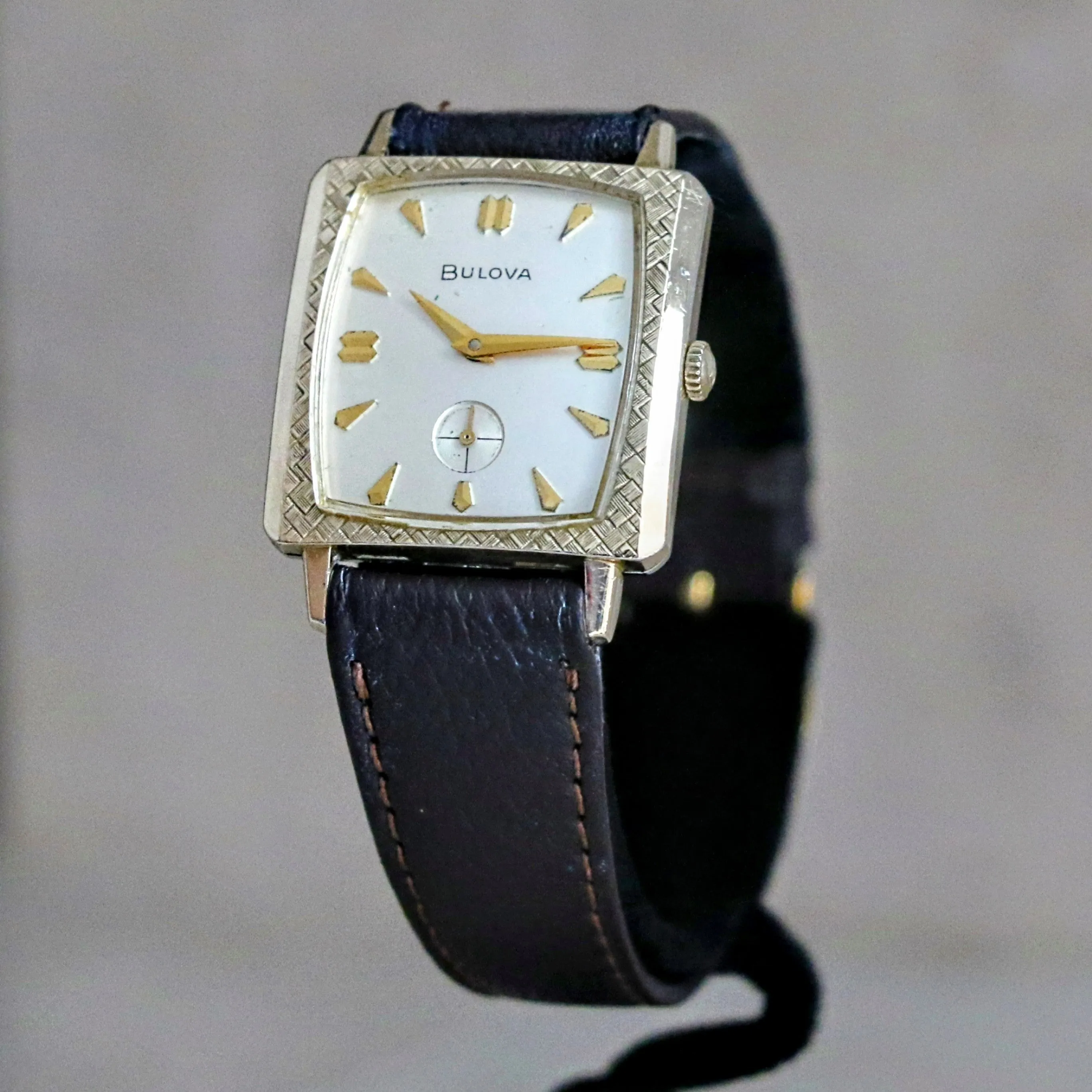 1963 BULOVA Senator “G” Watch Stunning Case Design 17 Jewels Wristwatch