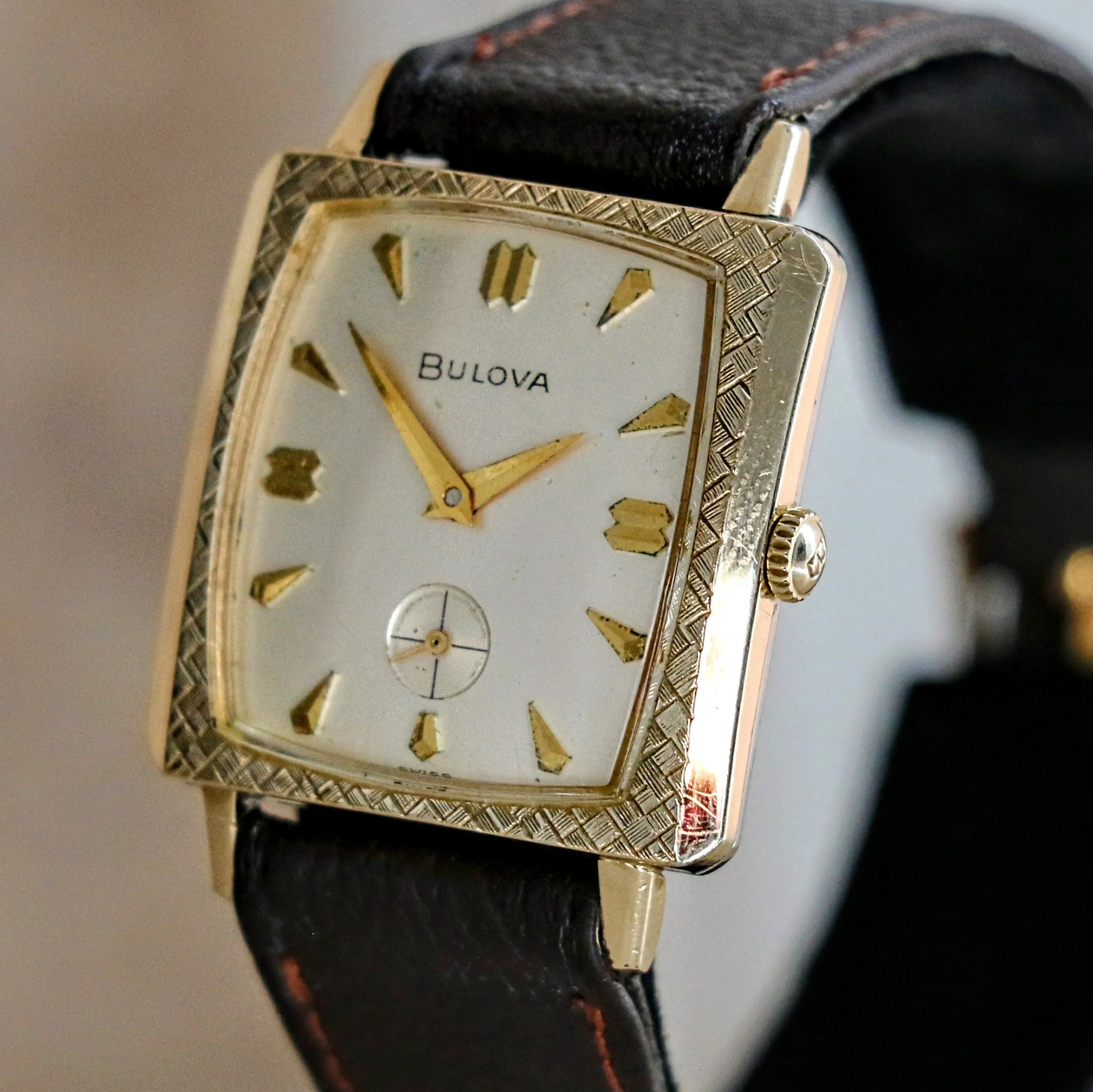 1963 BULOVA Senator “G” Watch Stunning Case Design 17 Jewels Wristwatch