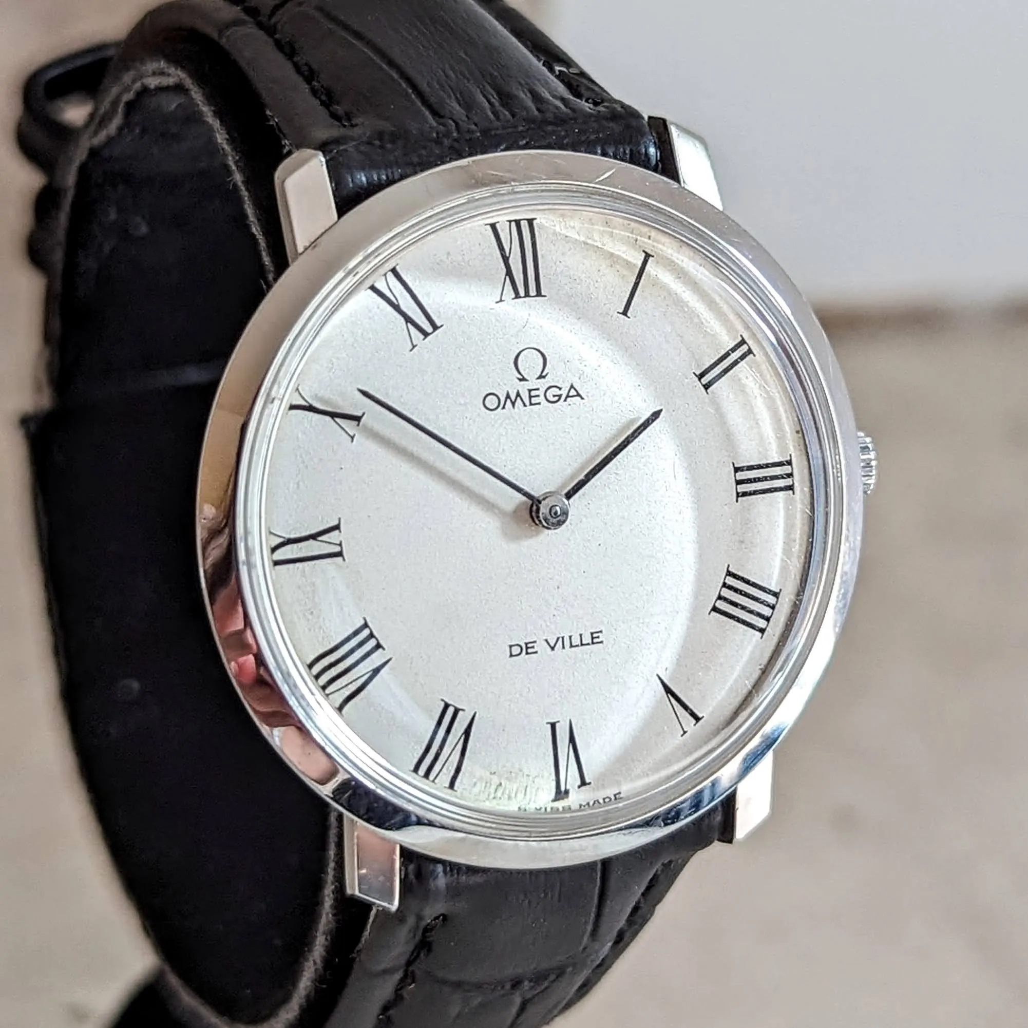 1968 OMEGA De Ville Wristwatch Ref. 111.077 Cal. 620 17 Jewels Vintage Swiss Watch
