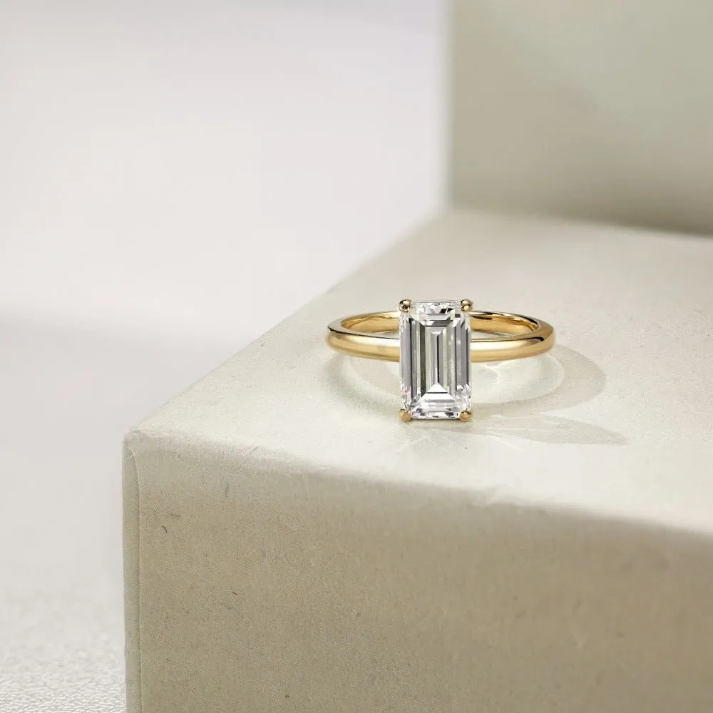 Emerald cut glossy ring