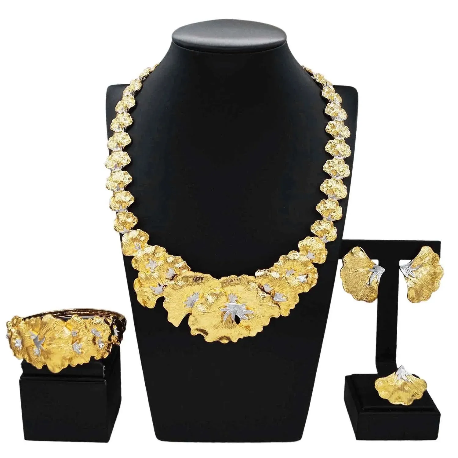 Gold Plated Woman Jewelry Set Luxurious Flower Necklace Earrings Elegant Woman