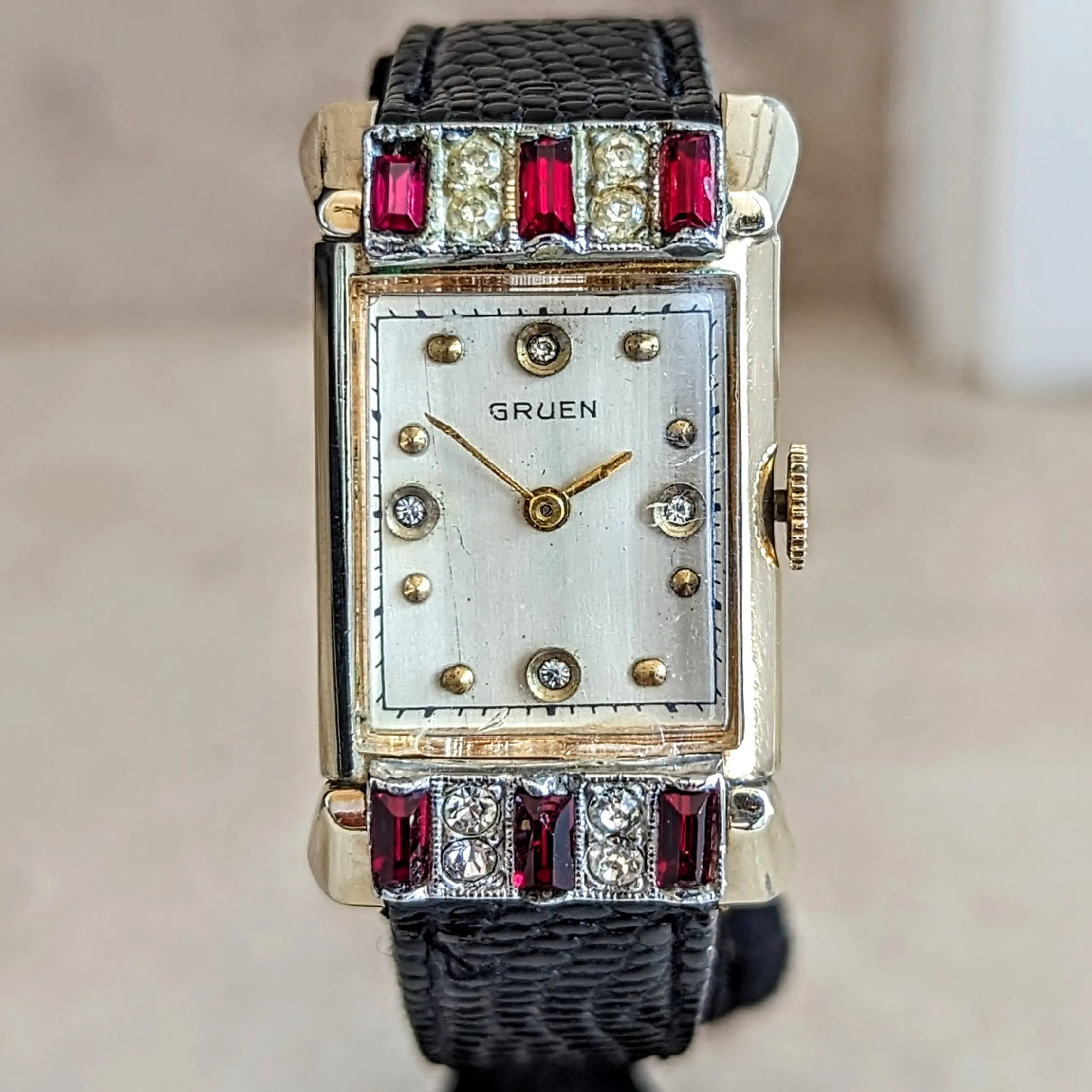 GRUEN Guild Watch Cal. 835 15 Jewels 4 ADJ Swiss Made Vintage Wristwatch