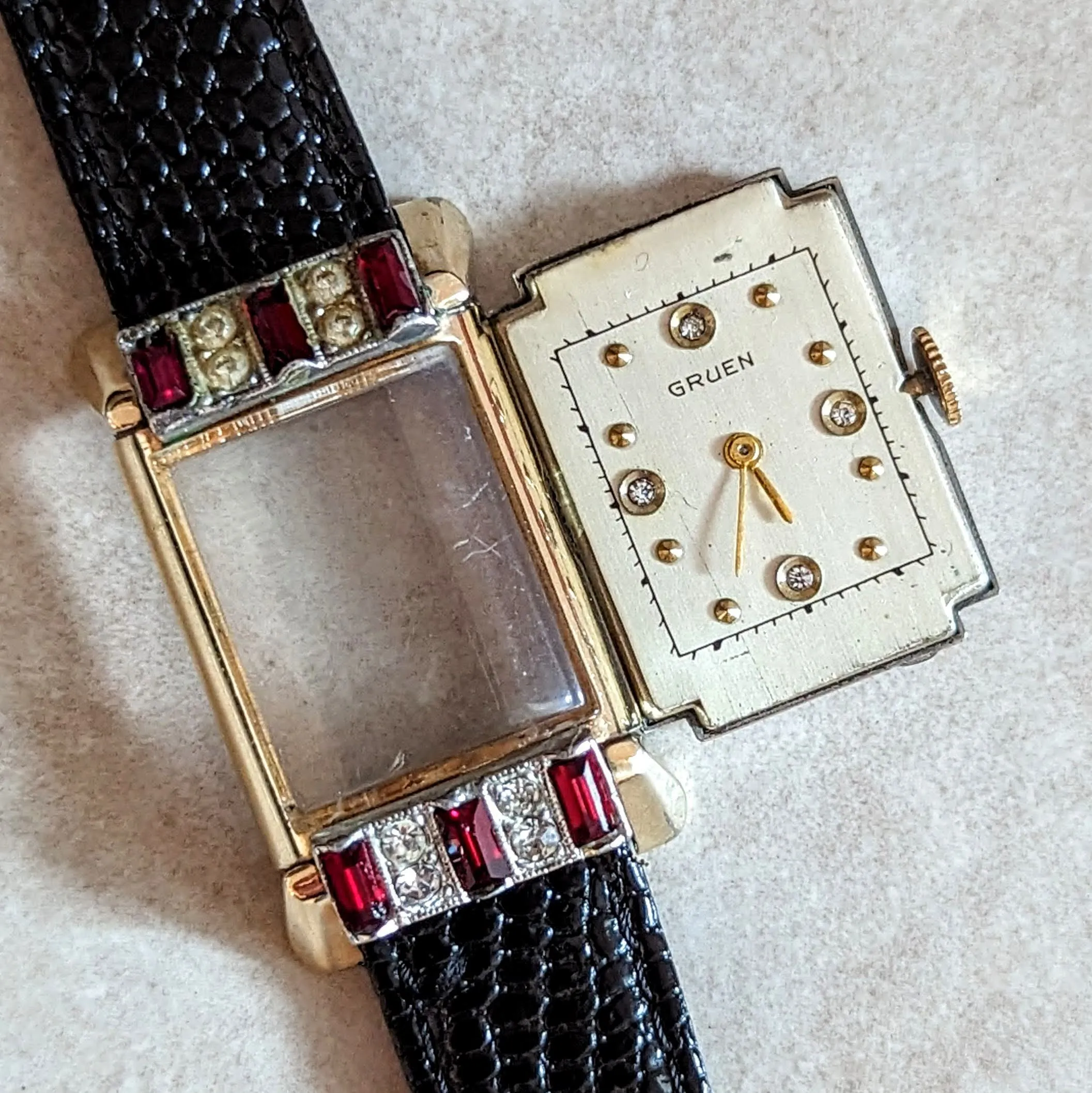 GRUEN Guild Watch Cal. 835 15 Jewels 4 ADJ Swiss Made Vintage Wristwatch