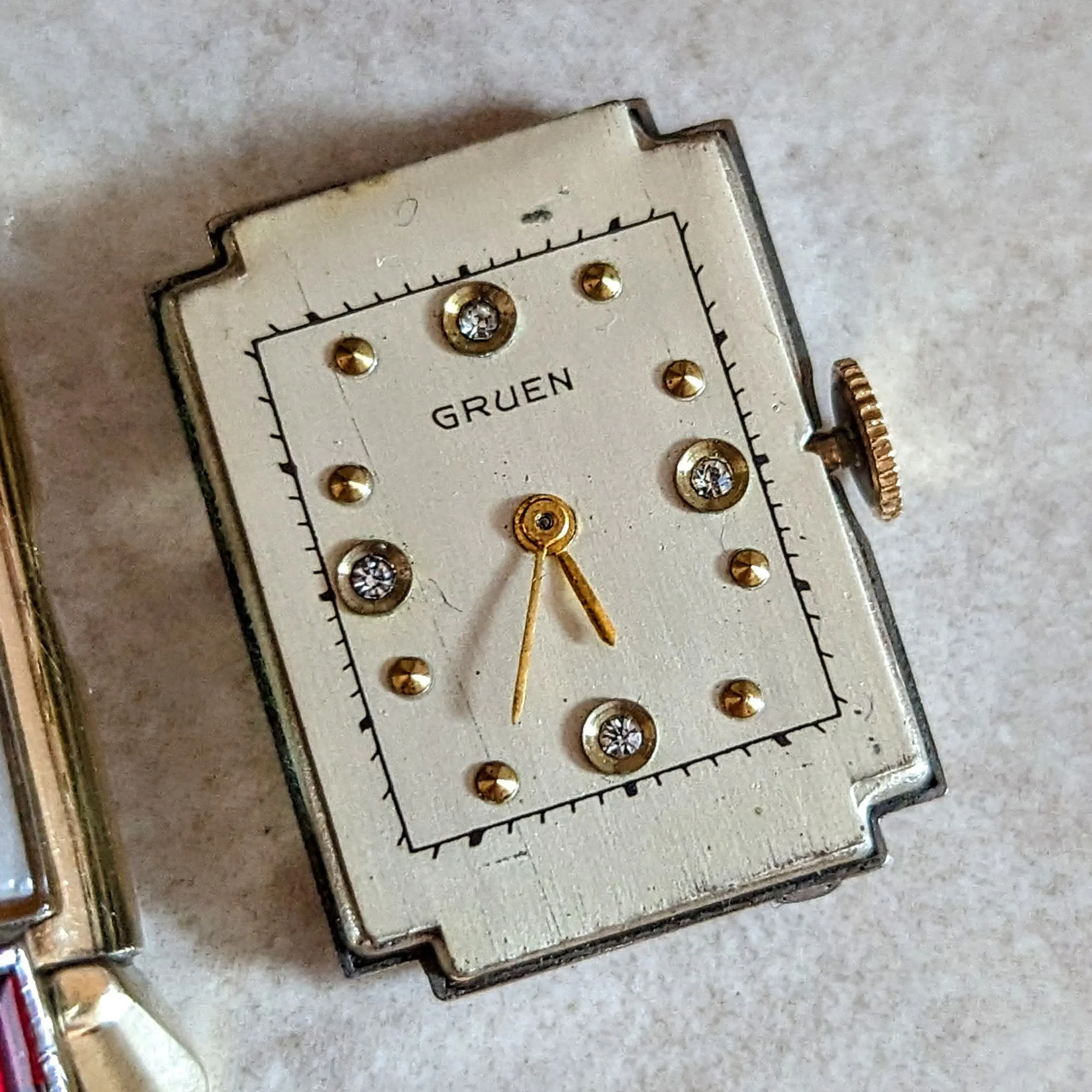 GRUEN Guild Watch Cal. 835 15 Jewels 4 ADJ Swiss Made Vintage Wristwatch