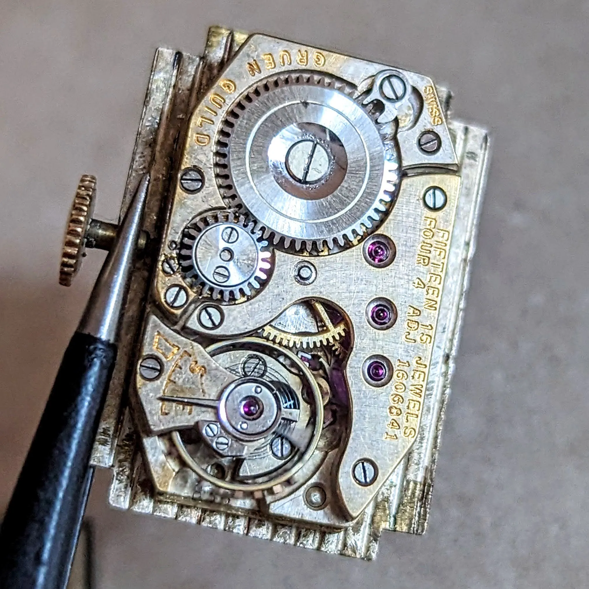 GRUEN Guild Watch Cal. 835 15 Jewels 4 ADJ Swiss Made Vintage Wristwatch