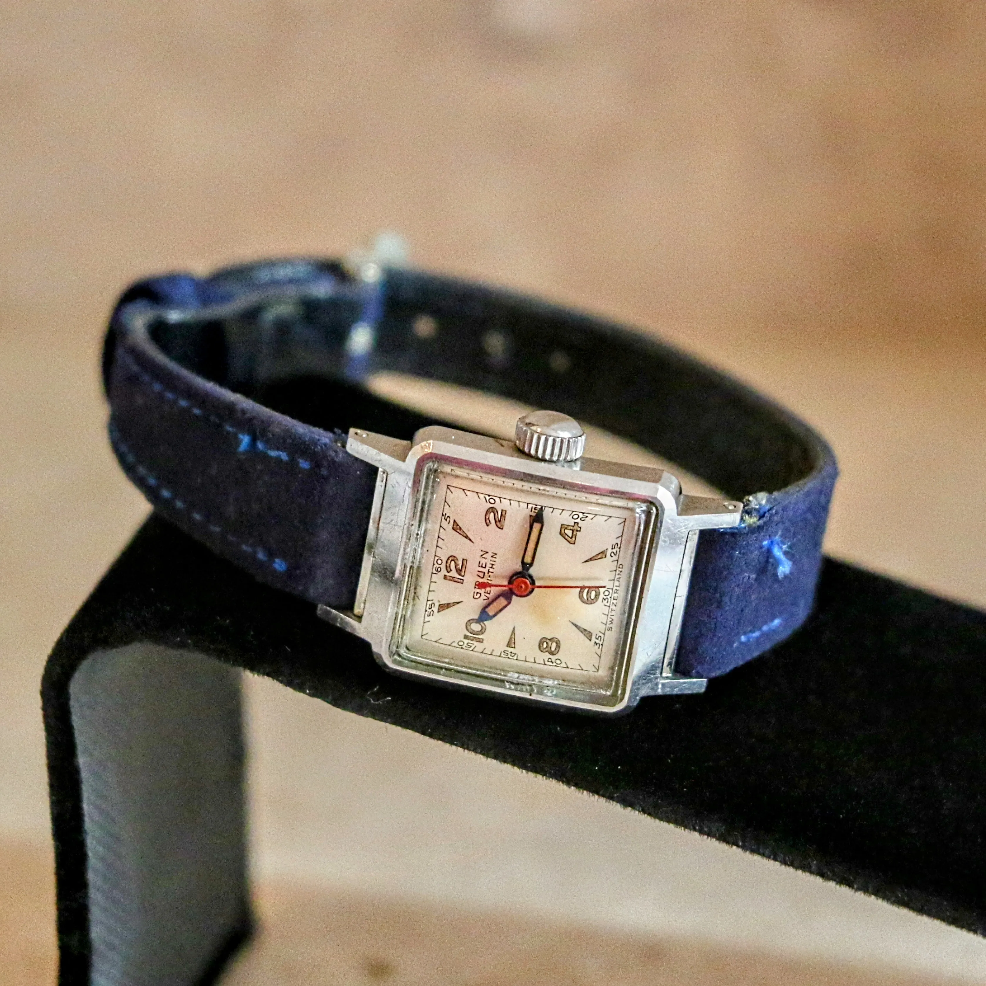 GRUEN Veri-Thin Ladies Watch 19mm Manual Wind Swiss Made Vintage Wristwatch