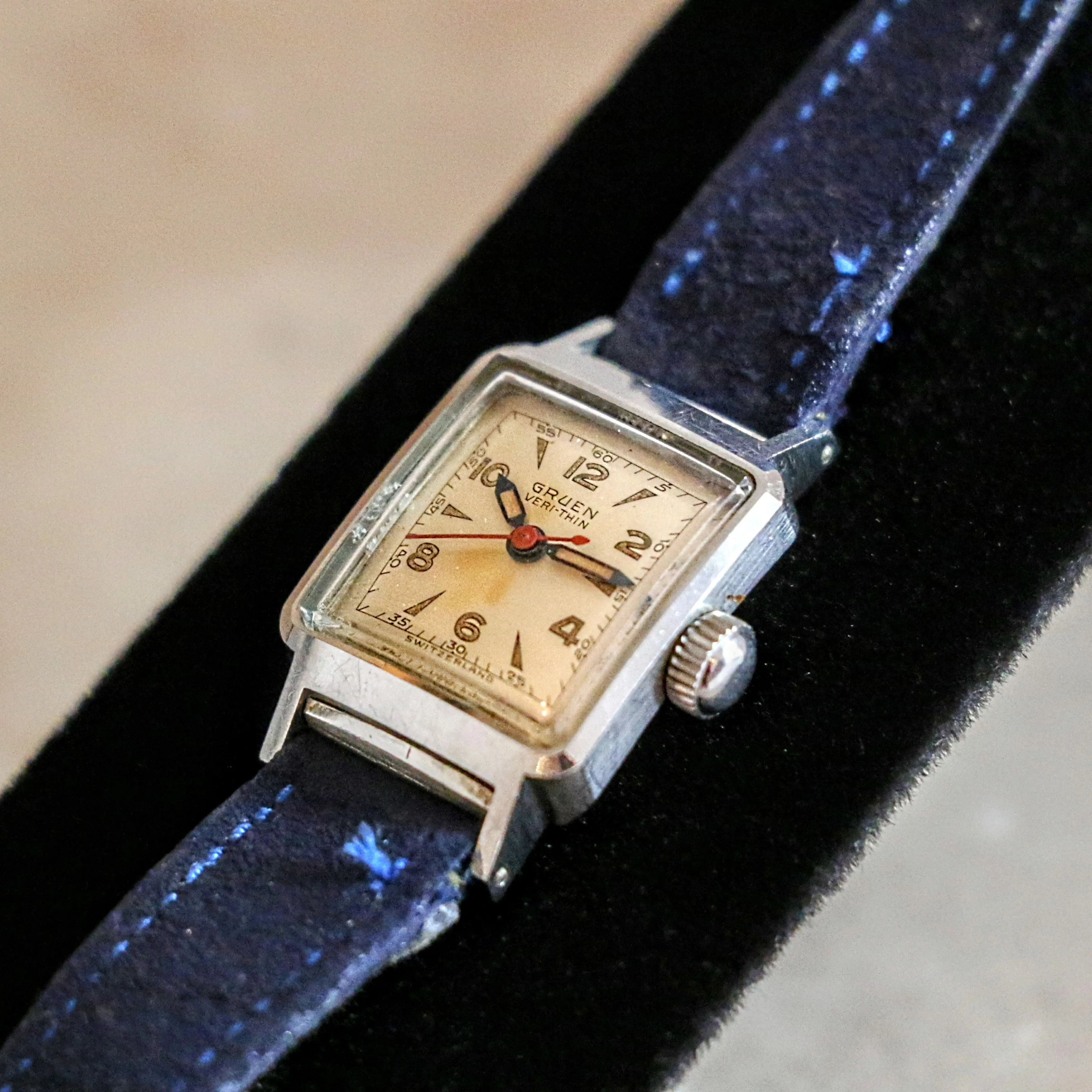 GRUEN Veri-Thin Ladies Watch 19mm Manual Wind Swiss Made Vintage Wristwatch