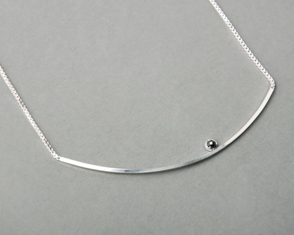 MOMENT NECKLACE