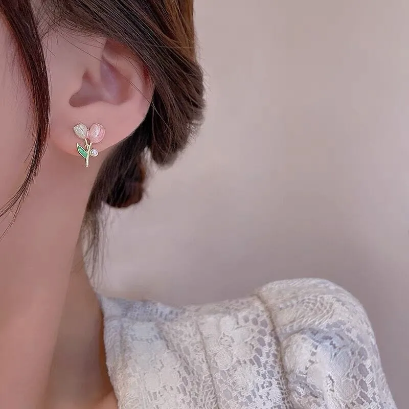 Sweet Pearl Charm Tulip Earrings