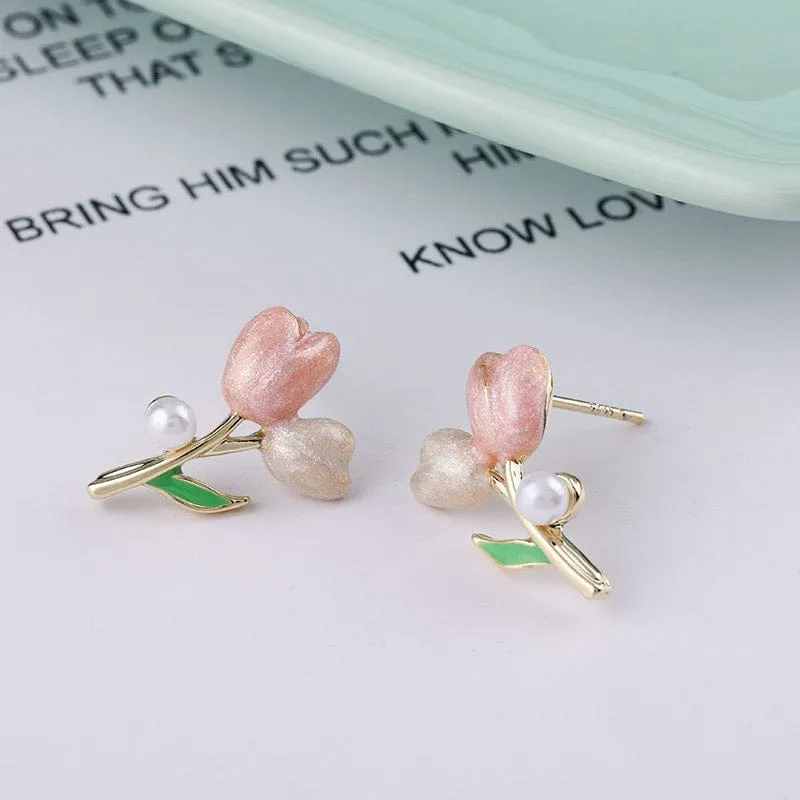 Sweet Pearl Charm Tulip Earrings