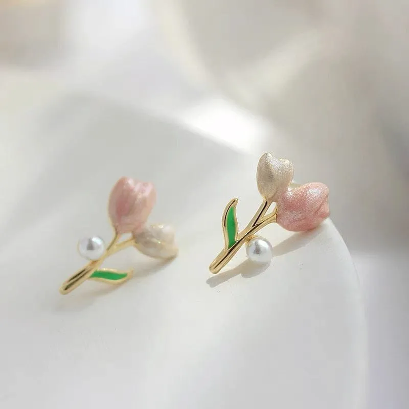 Sweet Pearl Charm Tulip Earrings