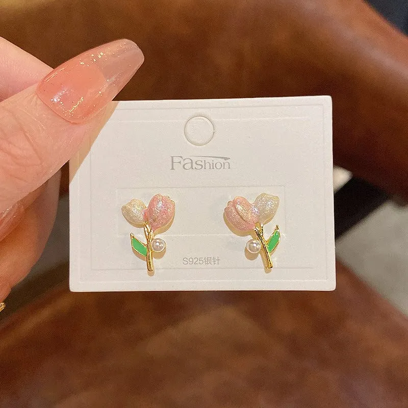 Sweet Pearl Charm Tulip Earrings