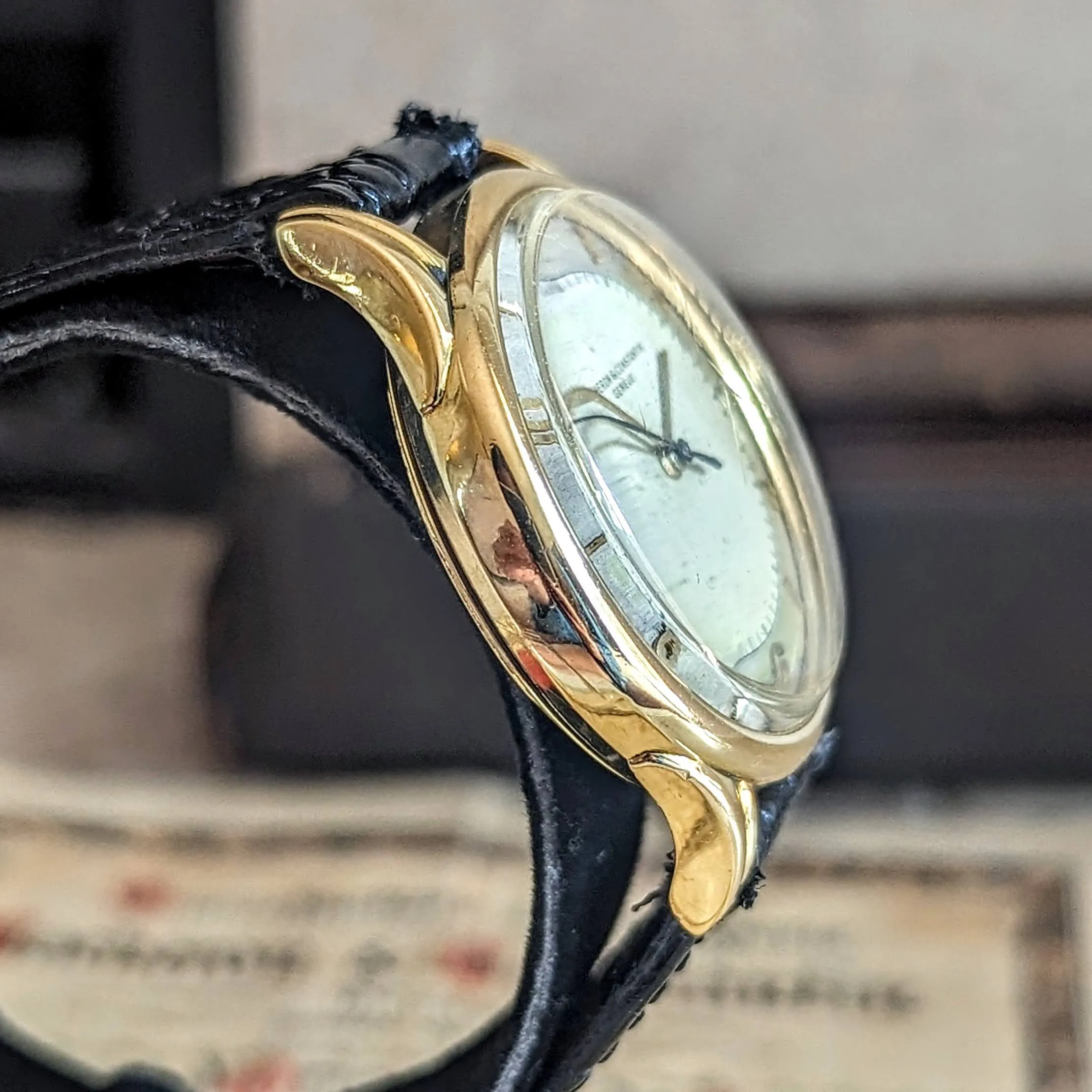 VACHERON & CONSTANTIN Geneve Wristwatch 18K GOLD Ref. 4466 Cal. 477/1 Bumper Automatic Watch - Box & Papers