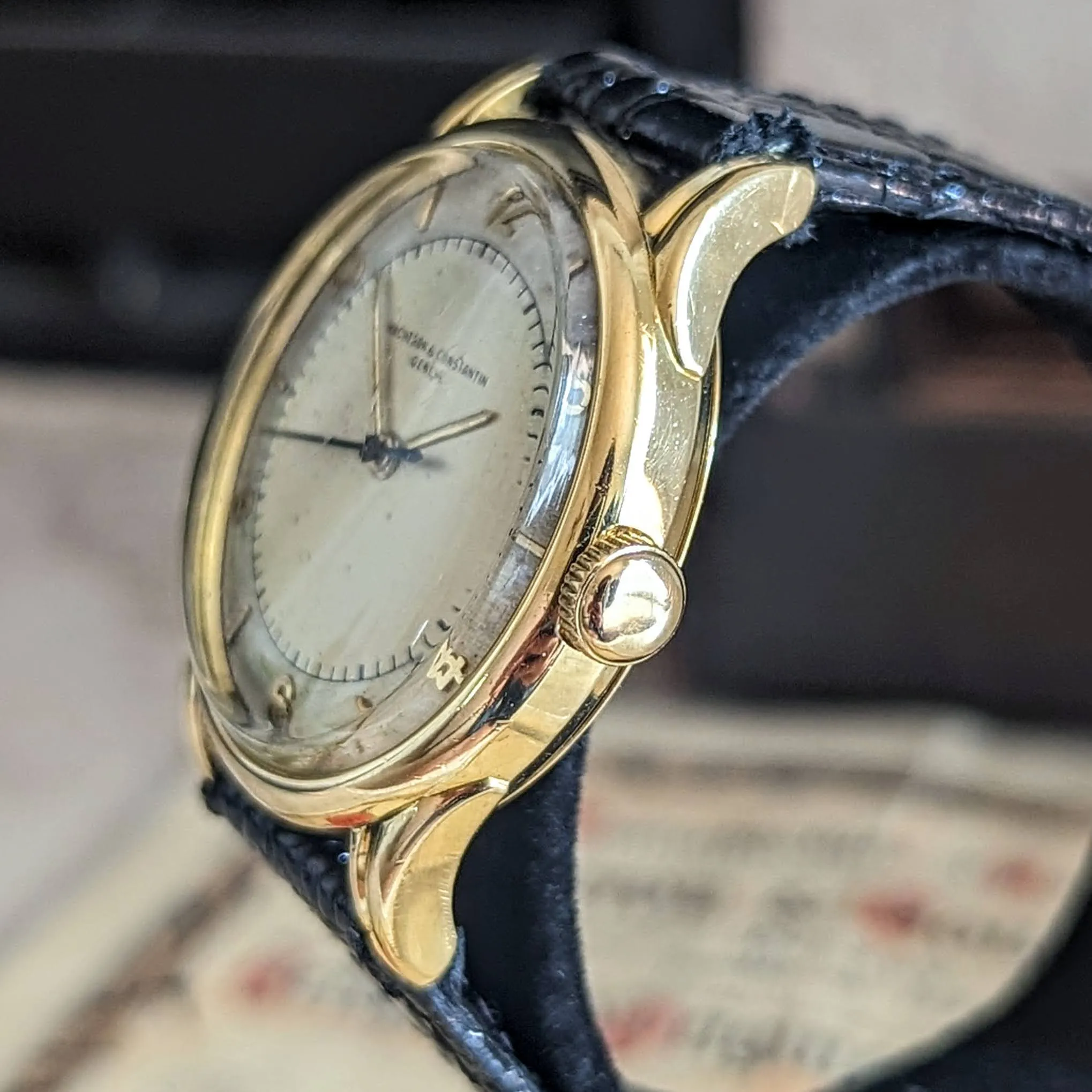 VACHERON & CONSTANTIN Geneve Wristwatch 18K GOLD Ref. 4466 Cal. 477/1 Bumper Automatic Watch - Box & Papers