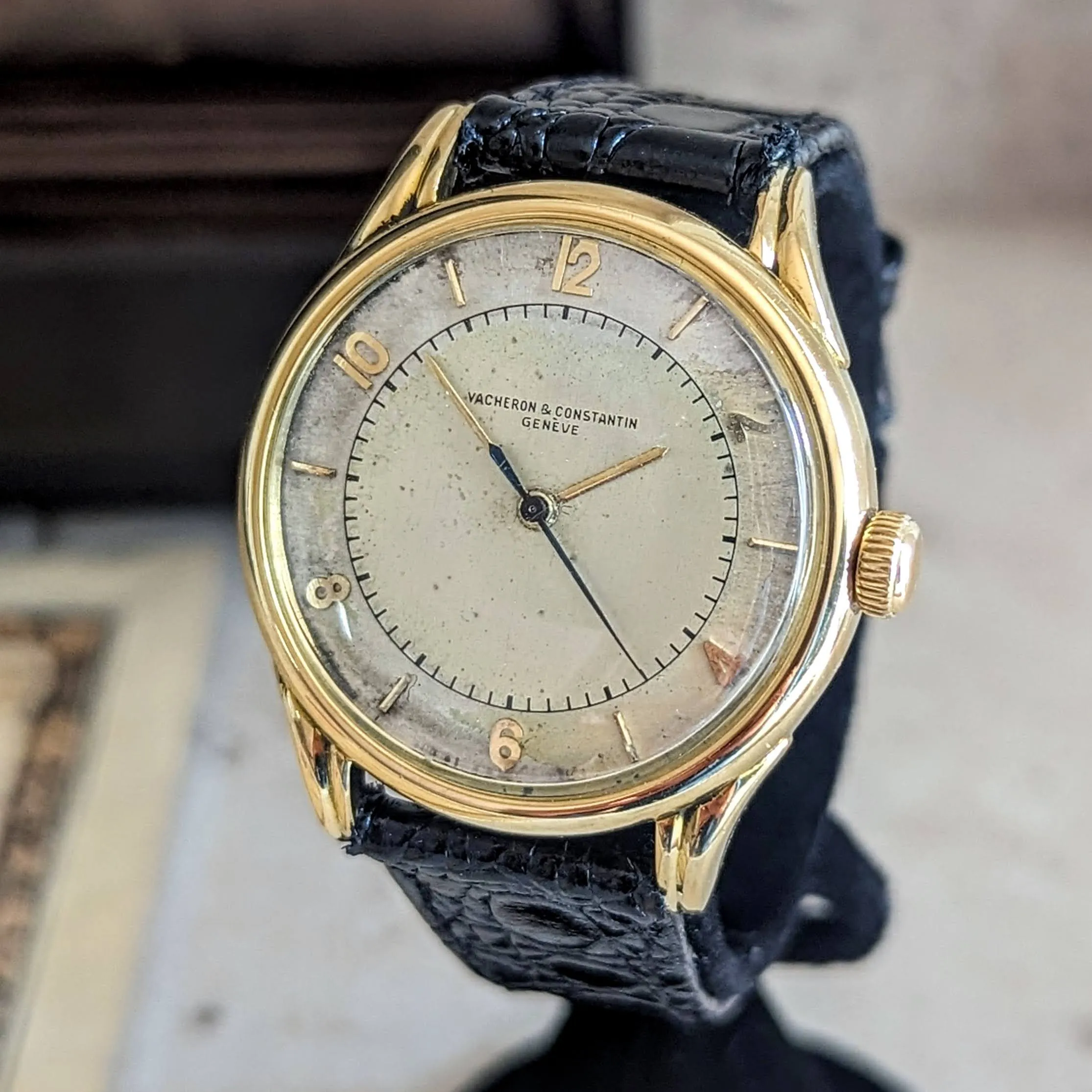 VACHERON & CONSTANTIN Geneve Wristwatch 18K GOLD Ref. 4466 Cal. 477/1 Bumper Automatic Watch - Box & Papers