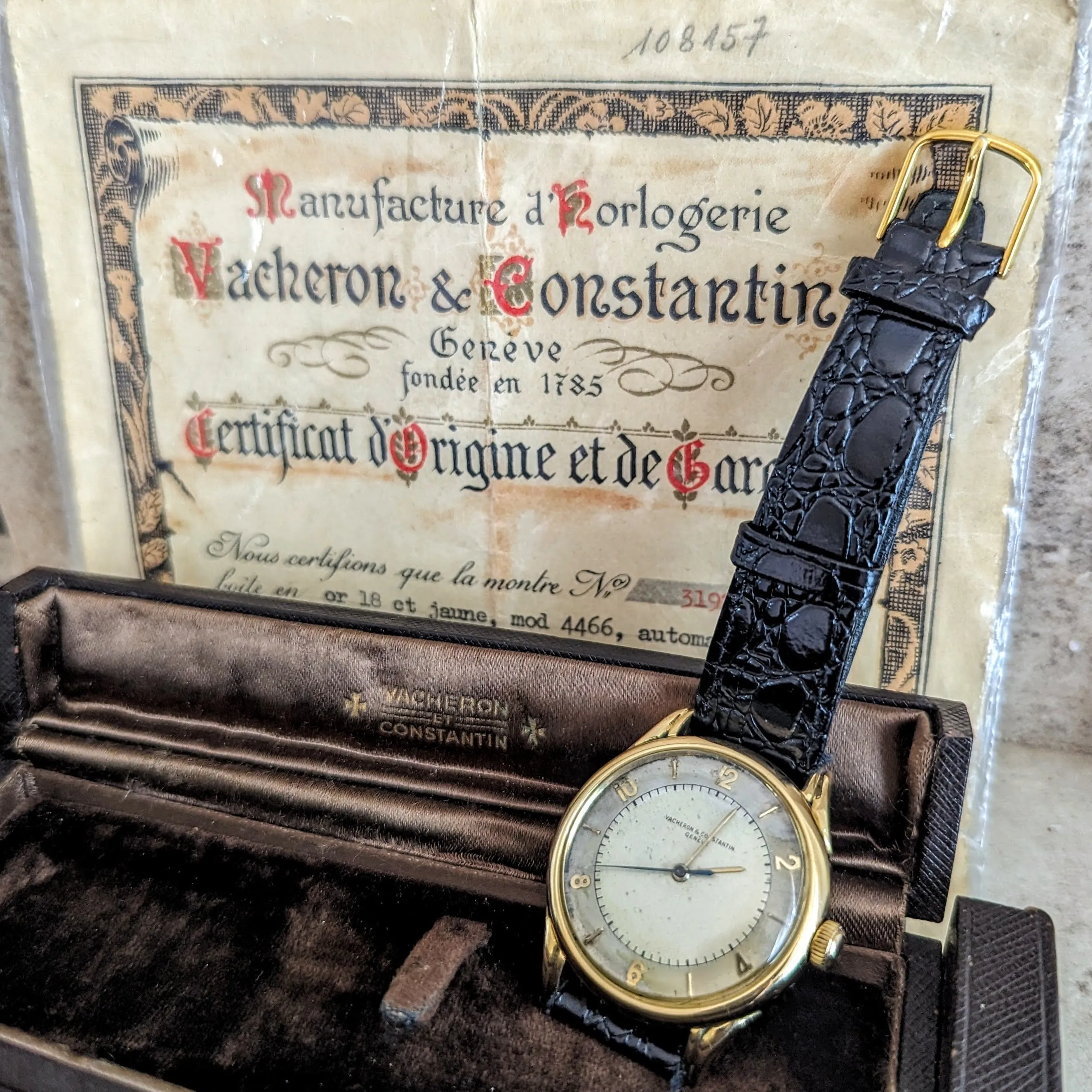 VACHERON & CONSTANTIN Geneve Wristwatch 18K GOLD Ref. 4466 Cal. 477/1 Bumper Automatic Watch - Box & Papers